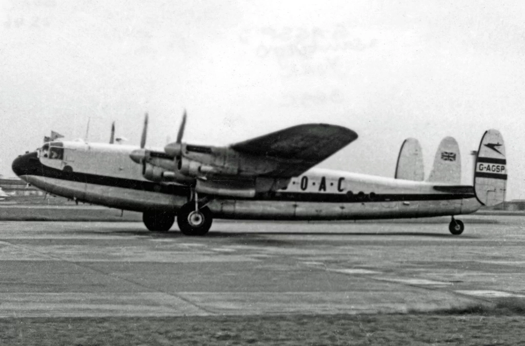 Uno York impiegato come cargo, 1953