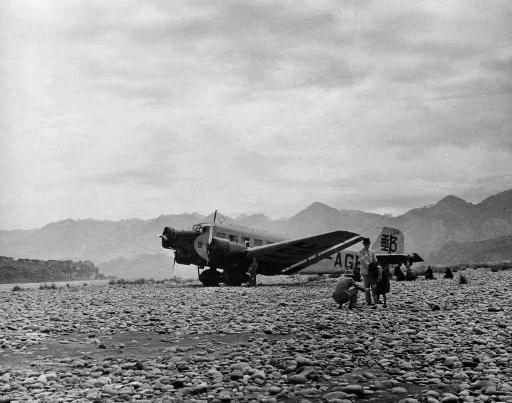 Uno Ju 52 per uso civile in Asia, negli anni 30