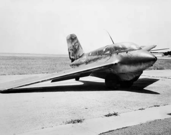 Messerschmitt Me 163  dopo l'atterraggio sul pattino