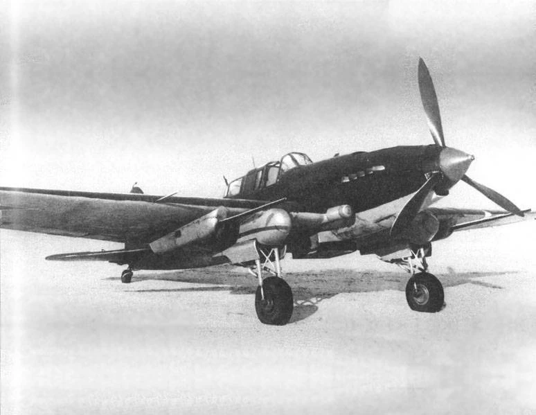 Il-2m con cannoni  NS-37