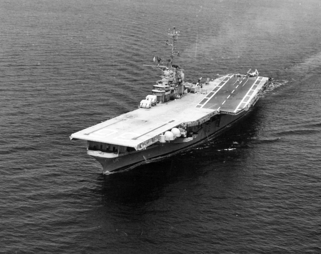 La USS Antietam nel 1956