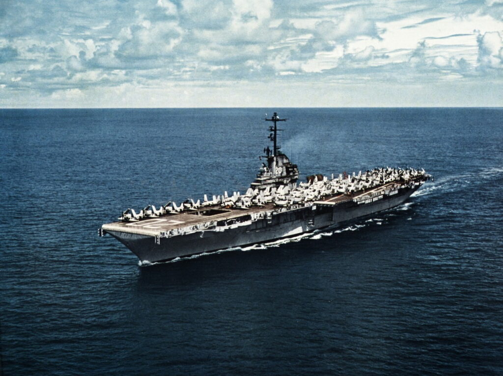 La USS Bennington nel 1958