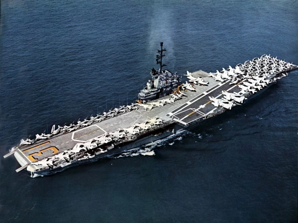 La USS Bon Homme Richard nel 1959